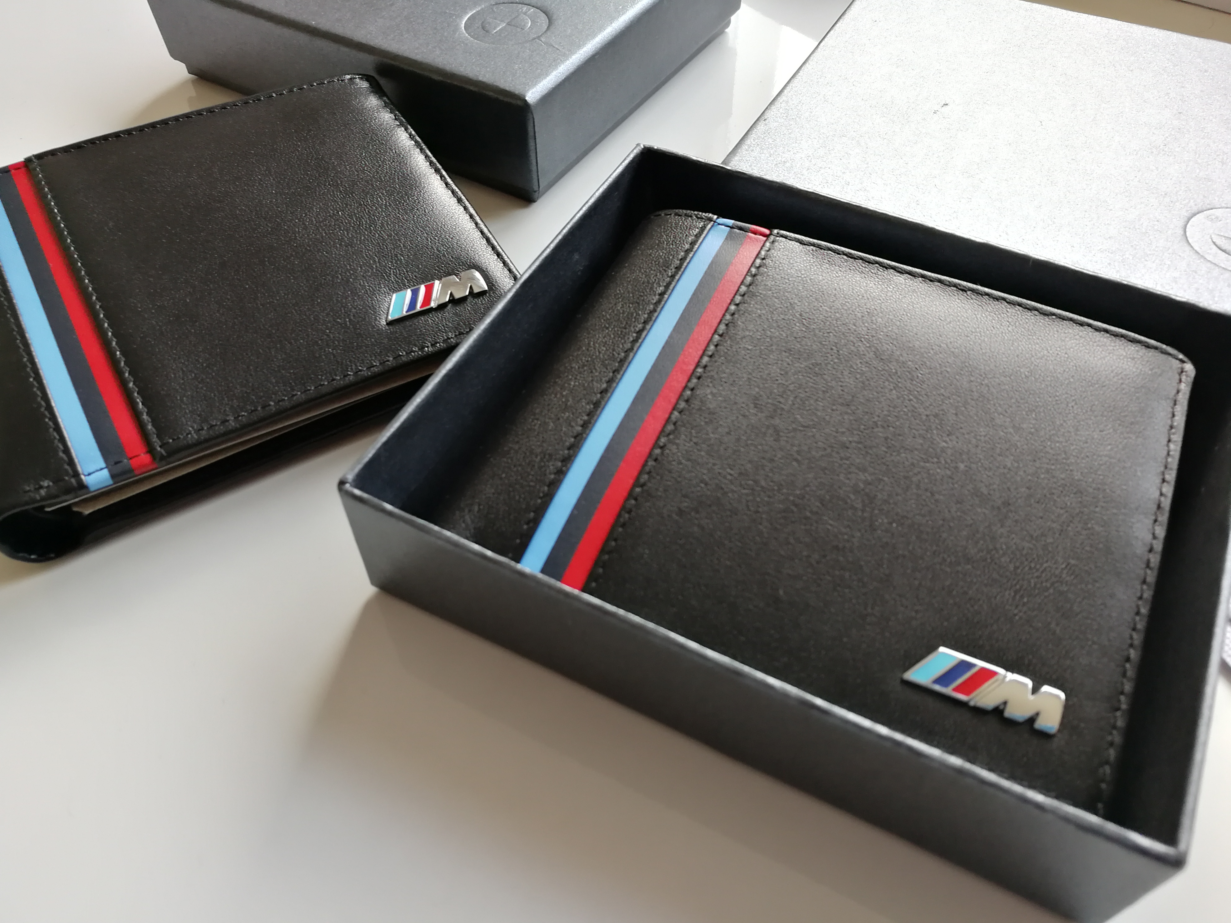 ///M peněženka BMW s trikolorou v barvách ///Mpower s kapsičkou na mince