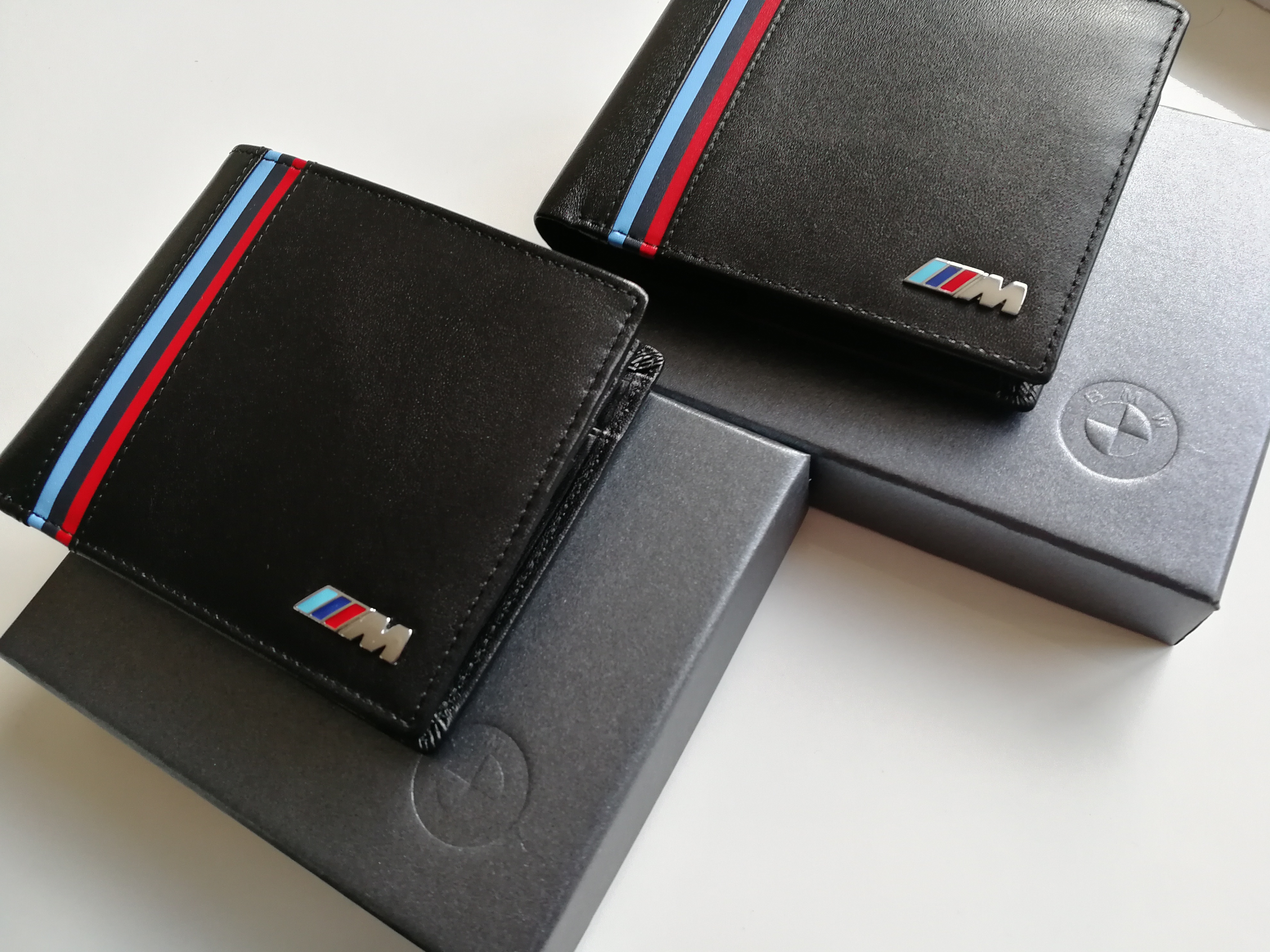 ///M peněženka BMW s trikolorou v barvách ///Mpower s kapsičkou na mince
